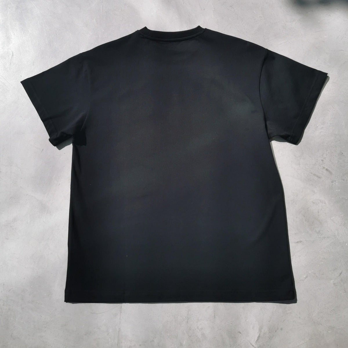 Retro washed tee, studio shot