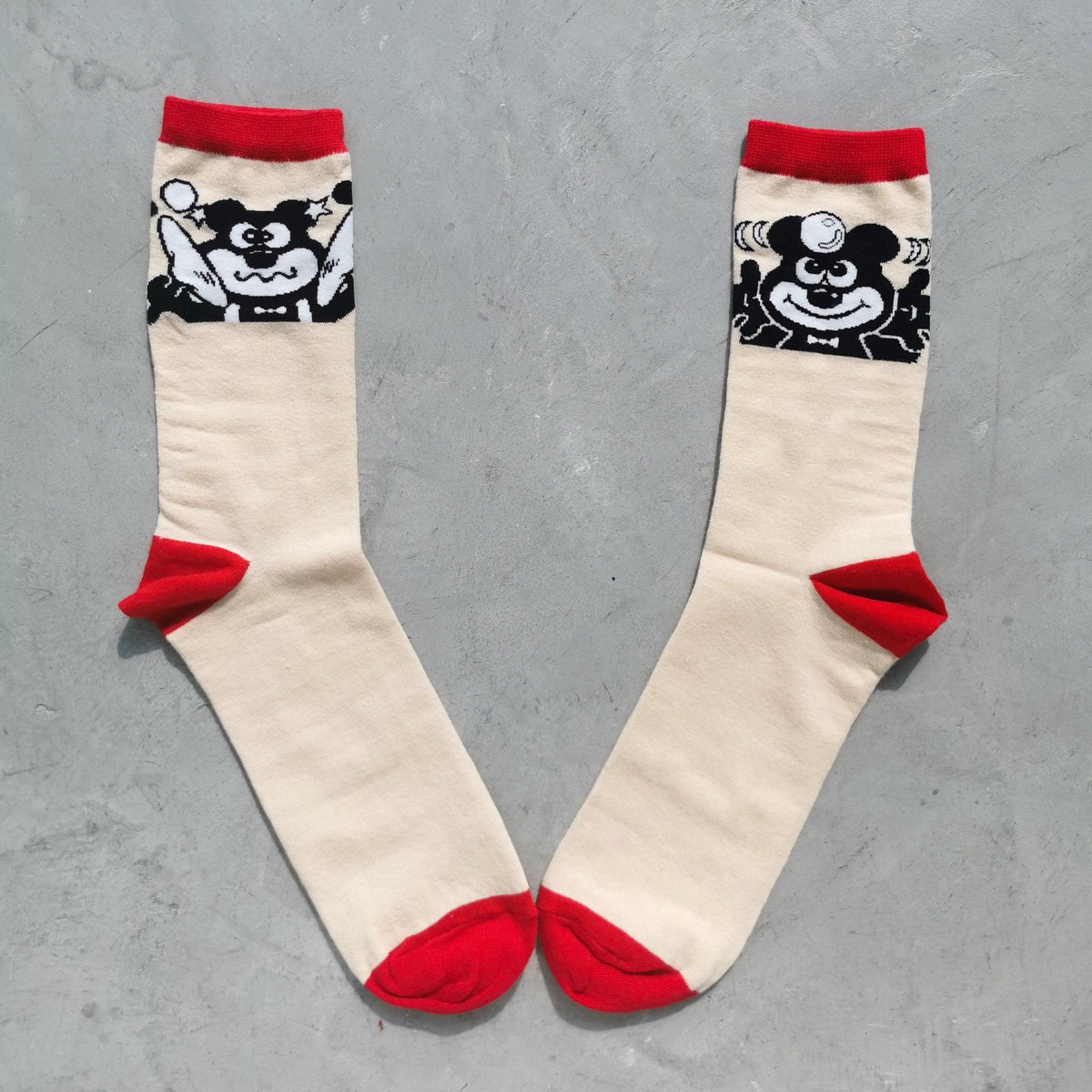 Japanese cat gum socks in beige by Elbotik, pair